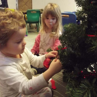 decorating-the-christmas-tree
